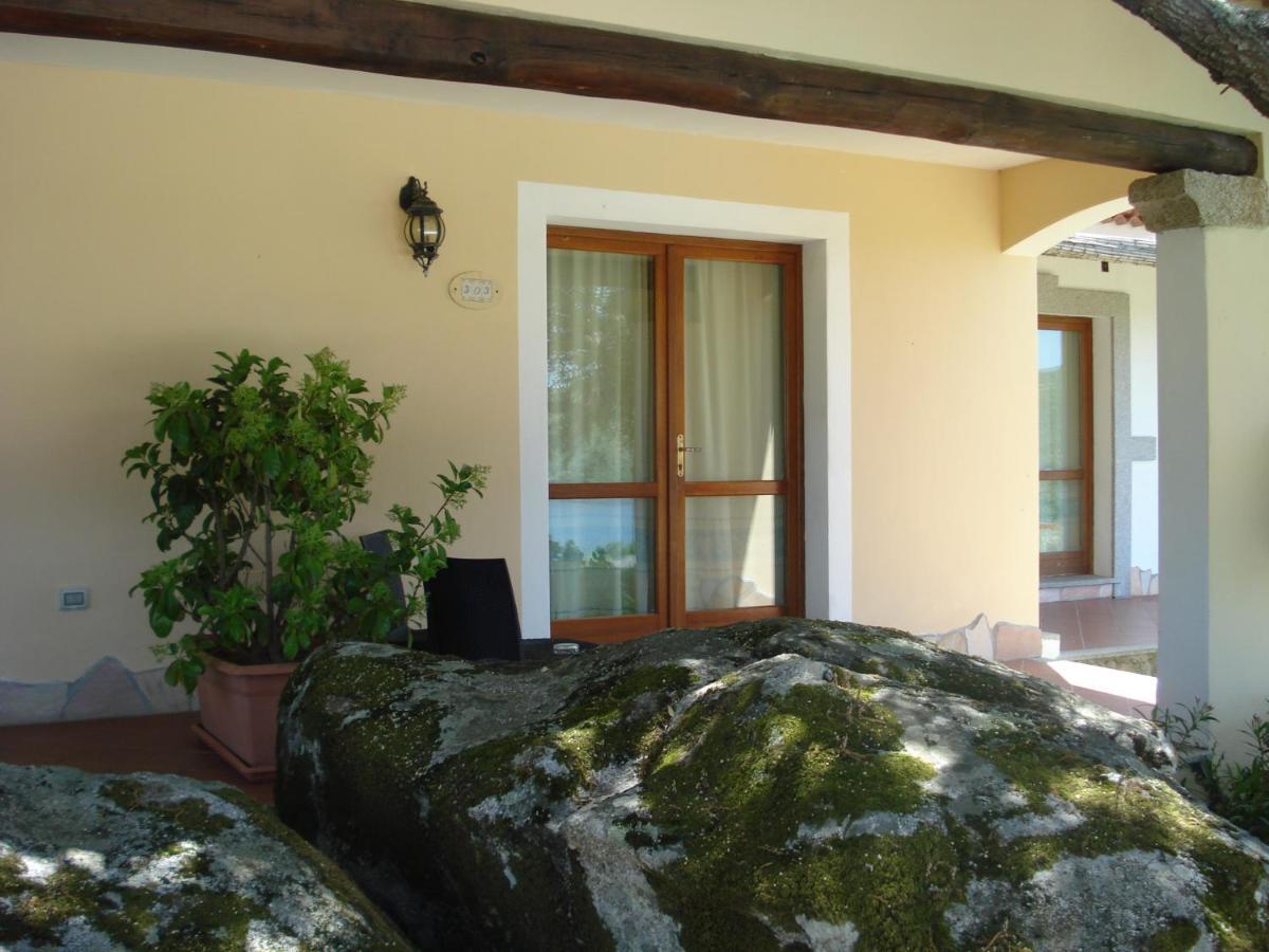 Hotel Valkarana Country Relais (Adults Only) Sant'Antonio di Gallura Exterior photo