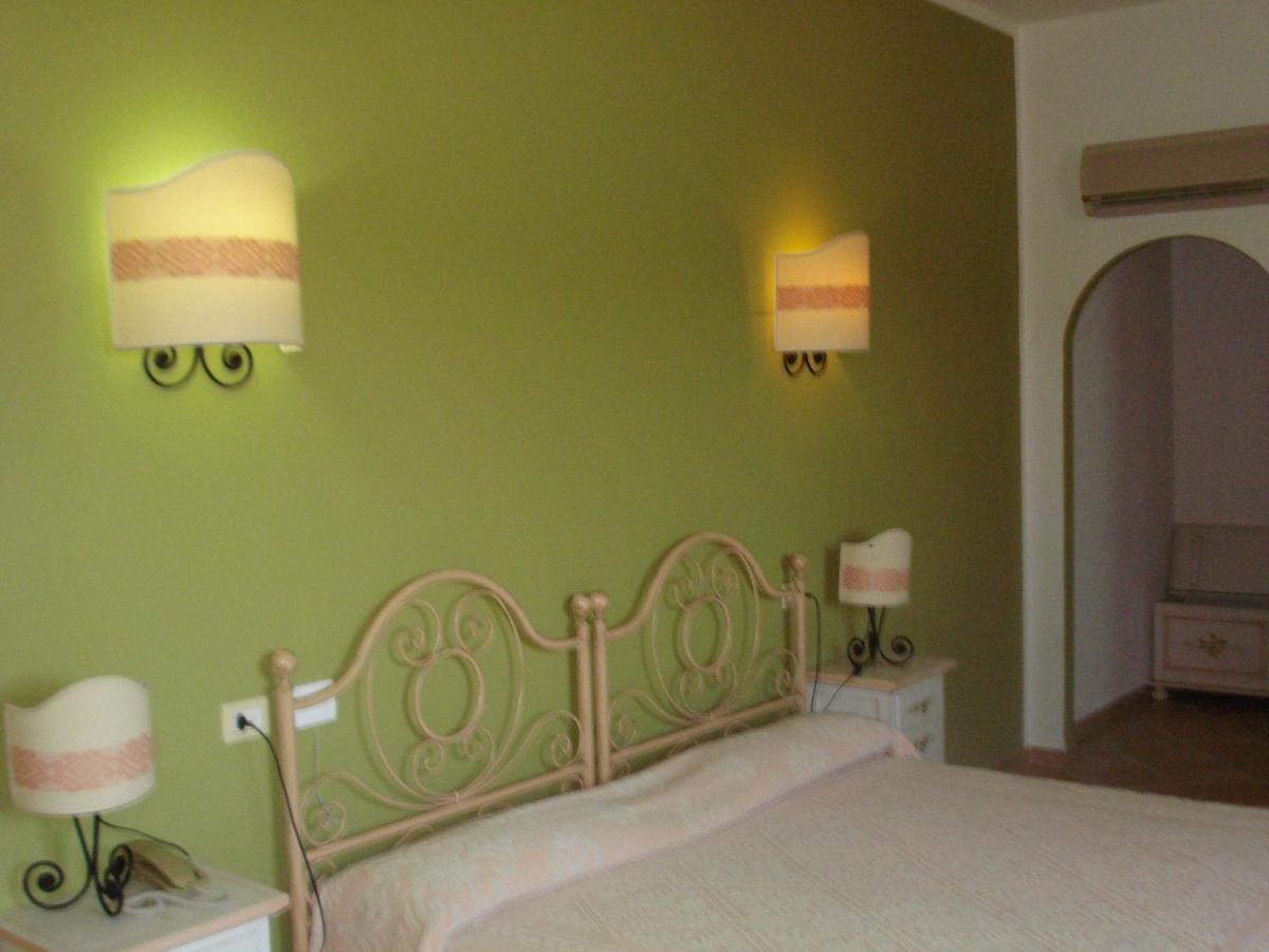 Hotel Valkarana Country Relais (Adults Only) Sant'Antonio di Gallura Exterior photo