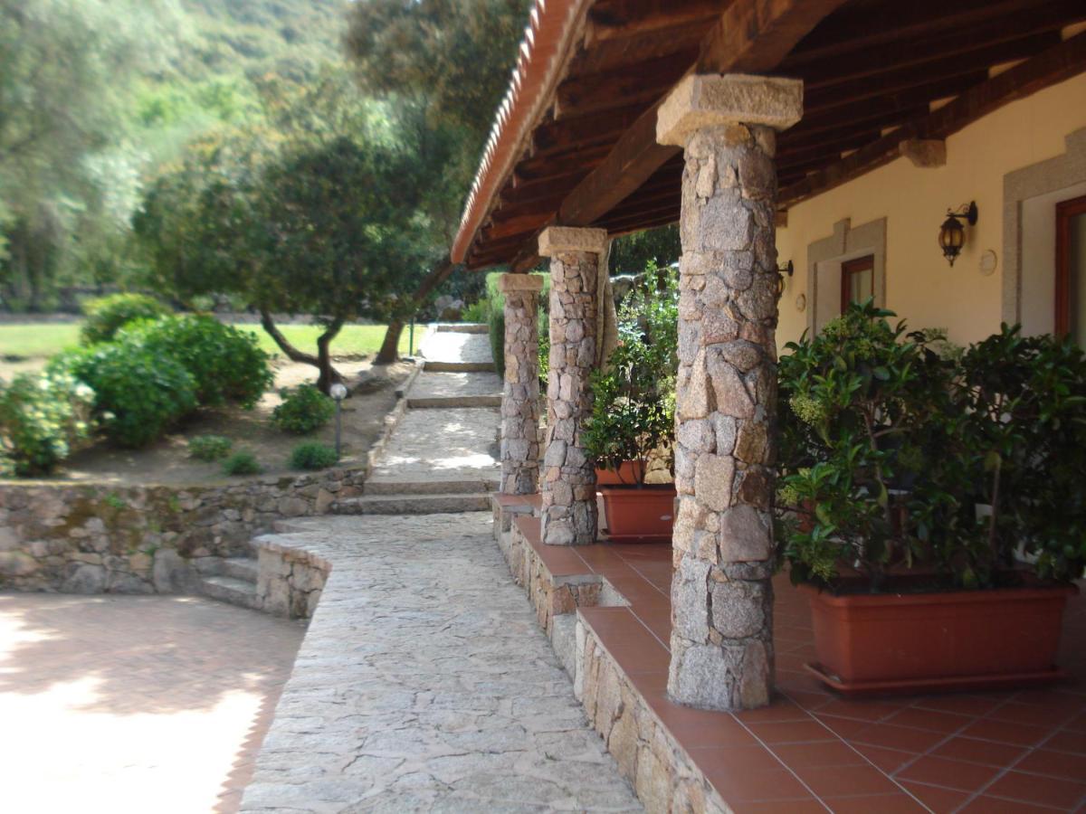 Hotel Valkarana Country Relais (Adults Only) Sant'Antonio di Gallura Exterior photo