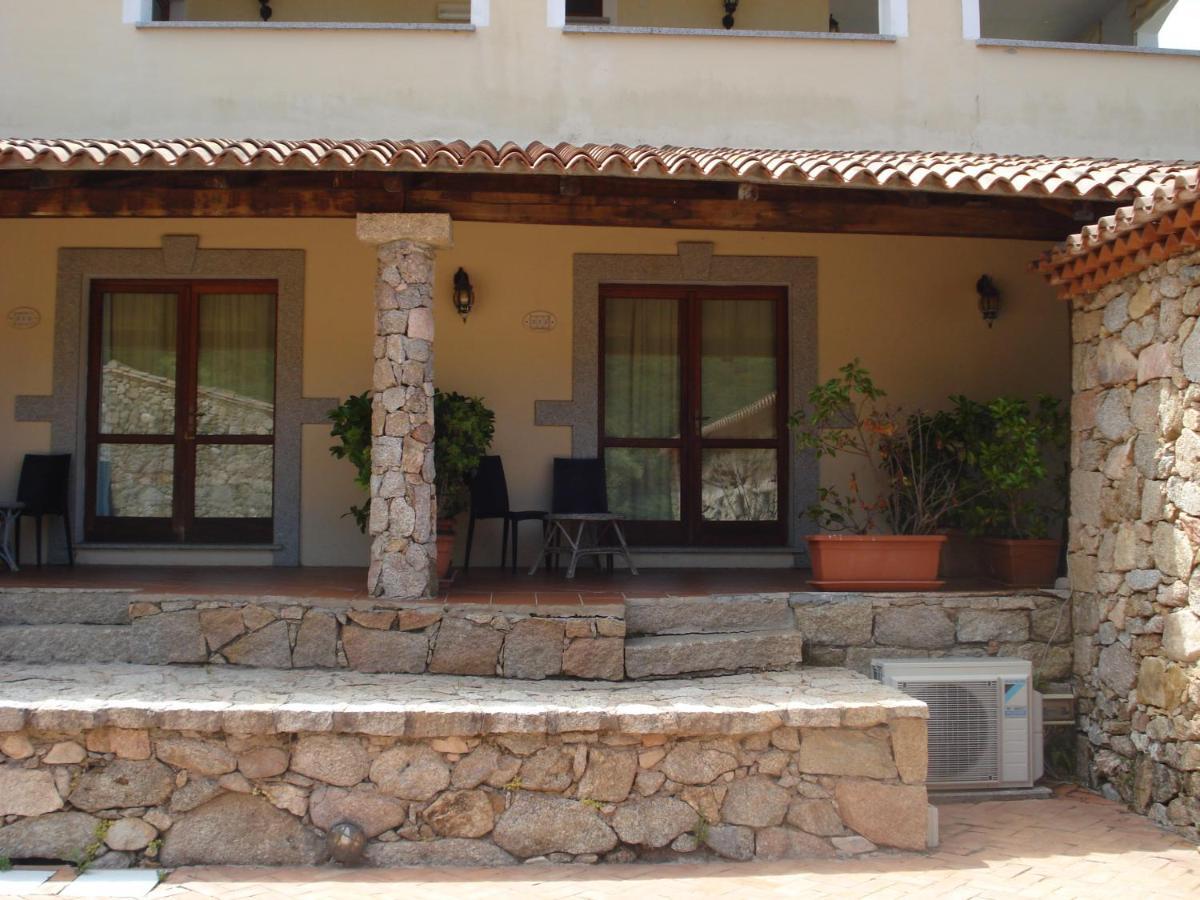 Hotel Valkarana Country Relais (Adults Only) Sant'Antonio di Gallura Exterior photo