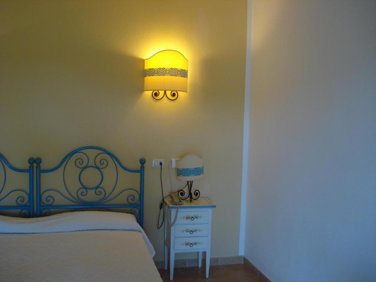 Hotel Valkarana Country Relais (Adults Only) Sant'Antonio di Gallura Exterior photo