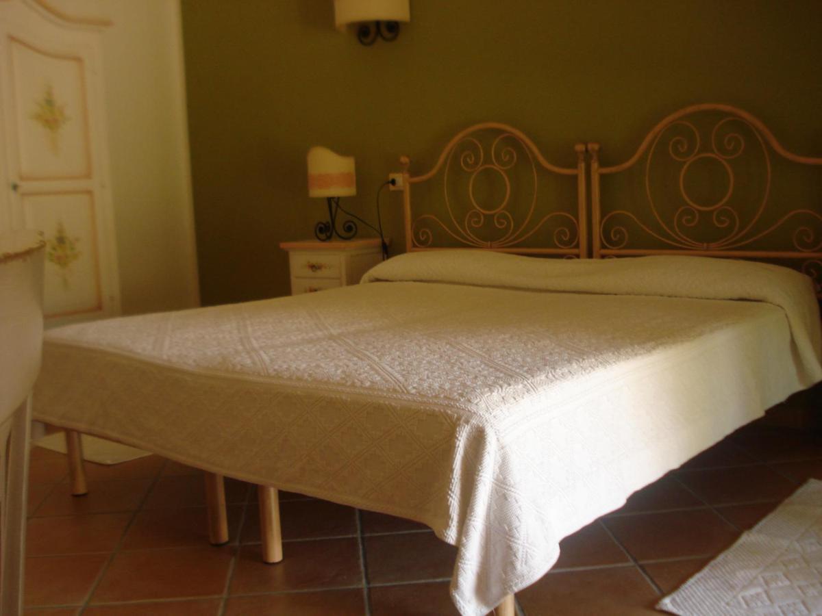 Hotel Valkarana Country Relais (Adults Only) Sant'Antonio di Gallura Exterior photo