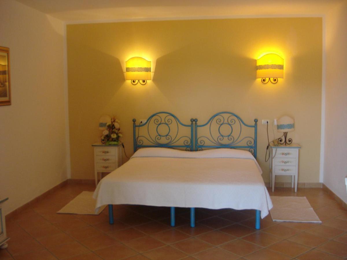 Hotel Valkarana Country Relais (Adults Only) Sant'Antonio di Gallura Exterior photo