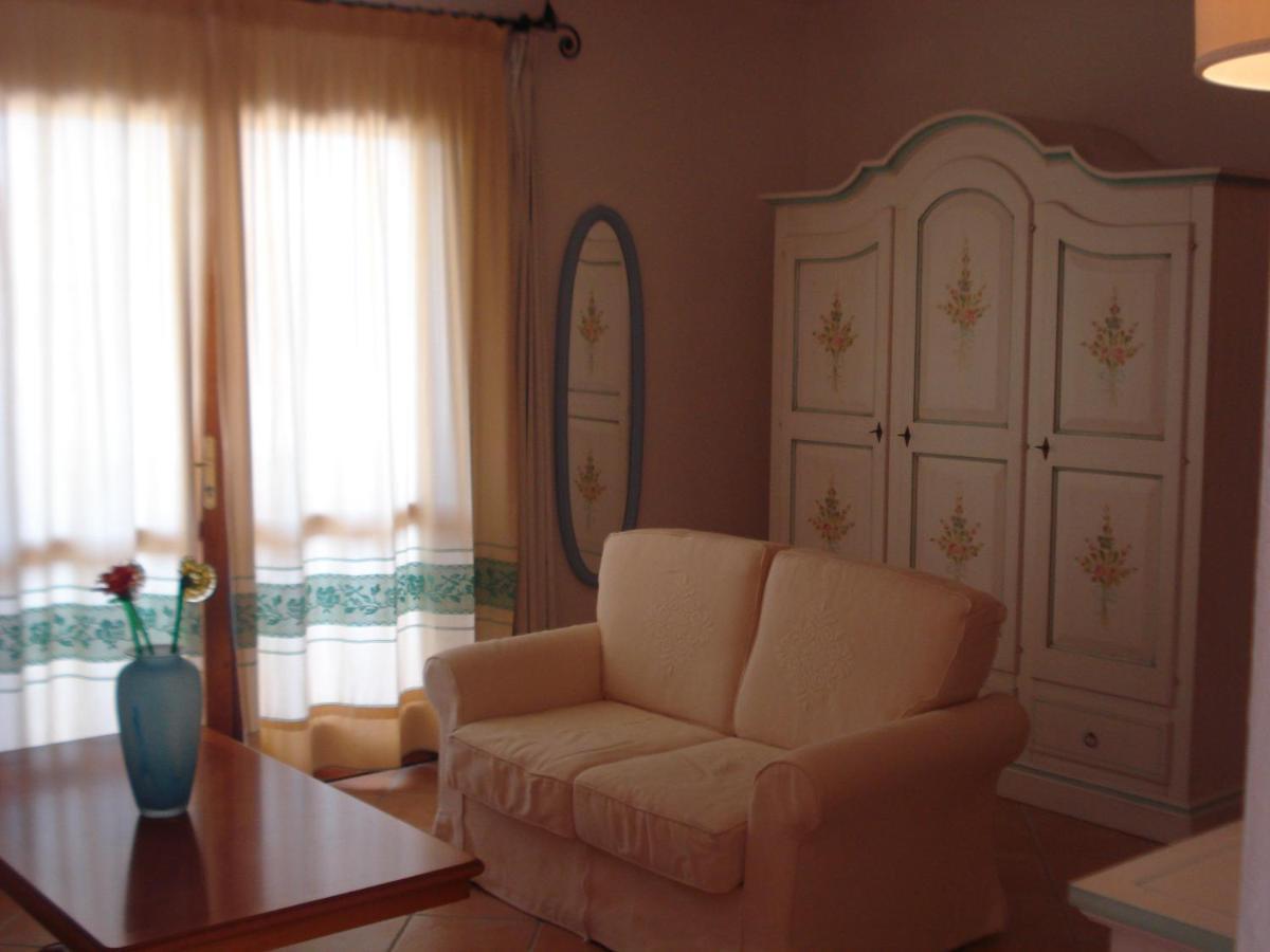 Hotel Valkarana Country Relais (Adults Only) Sant'Antonio di Gallura Exterior photo