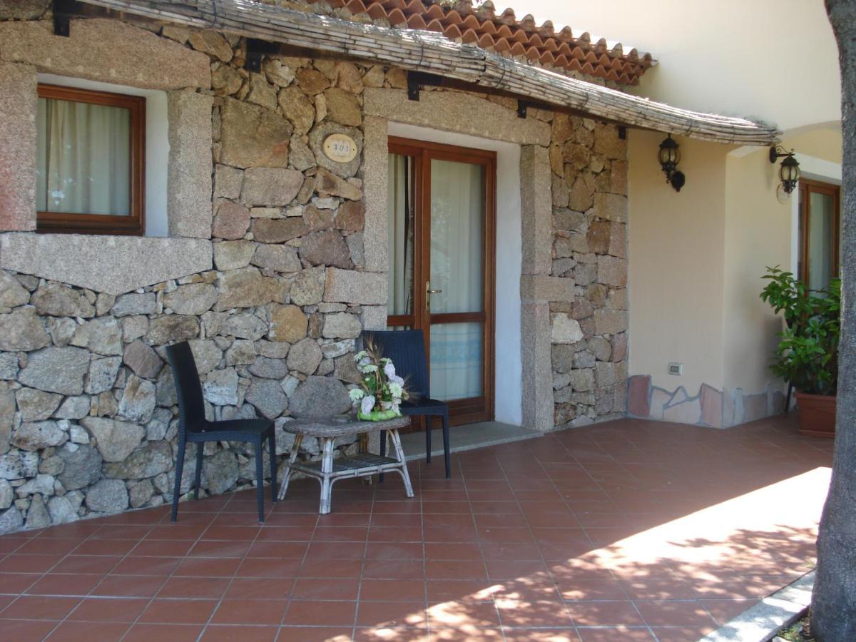 Hotel Valkarana Country Relais (Adults Only) Sant'Antonio di Gallura Exterior photo