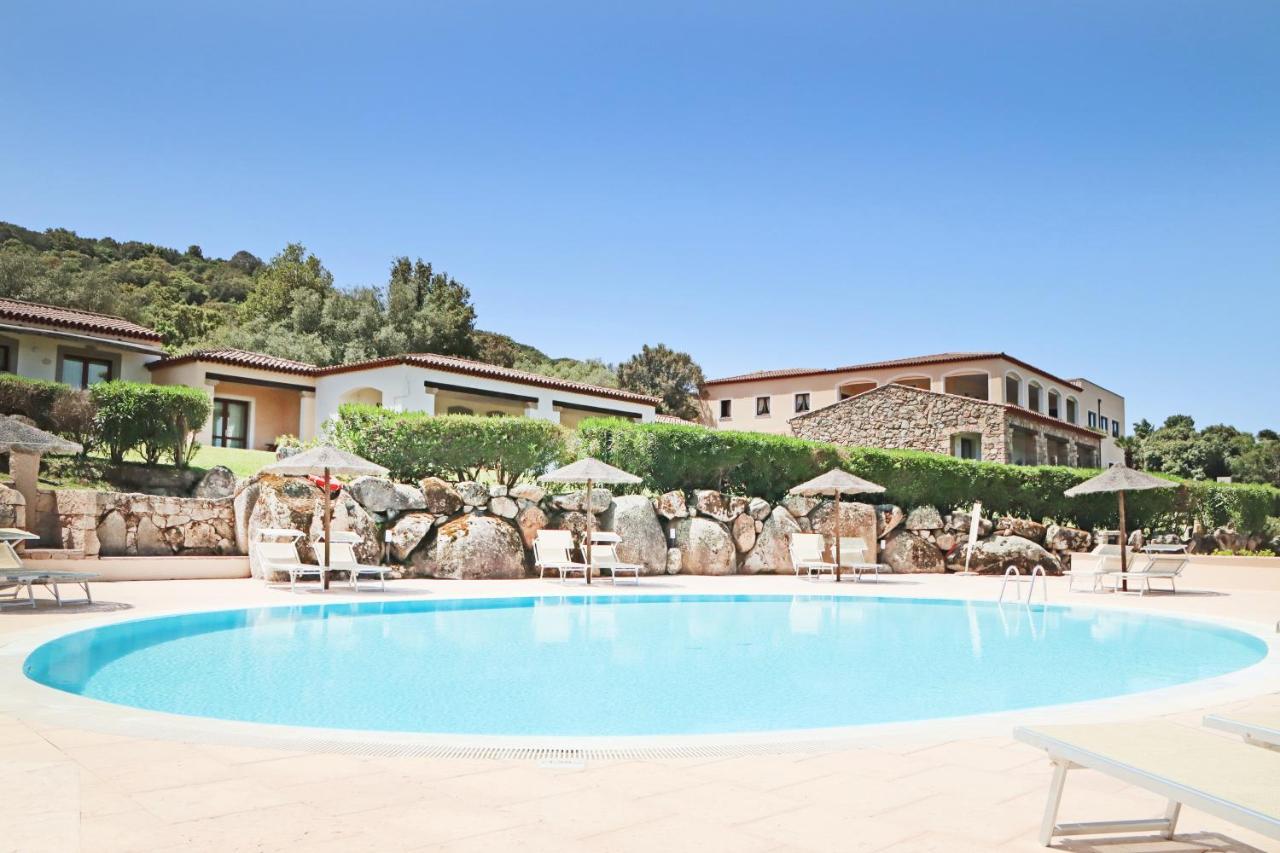 Hotel Valkarana Country Relais (Adults Only) Sant'Antonio di Gallura Exterior photo